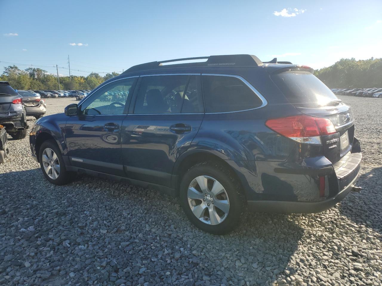 2011 Subaru Outback 3.6R Limited - Фото 2