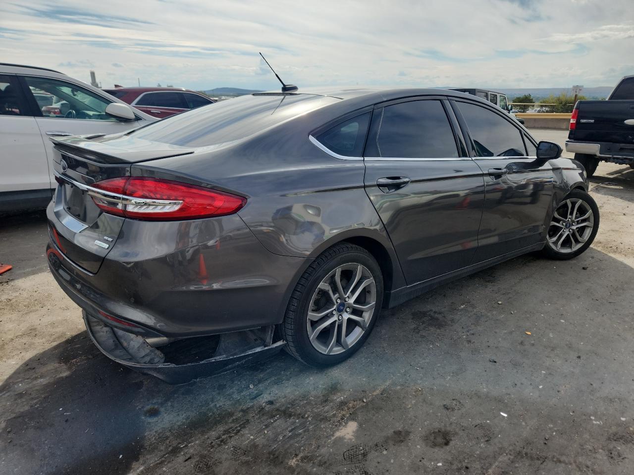 2017 Ford Fusion Se - Фото 3