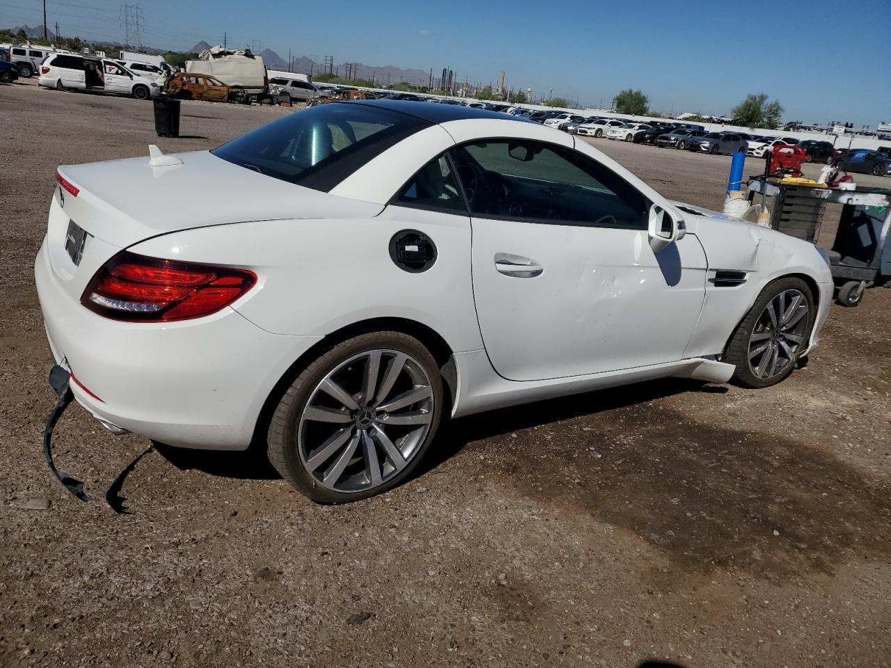 2020 Mercedes-Benz Slc 300 - Image 3
