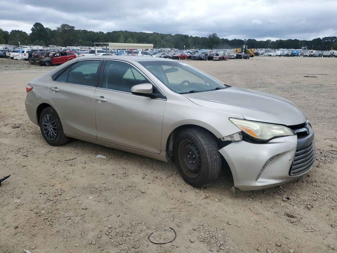 2015 Toyota Camry Le - Фото 4