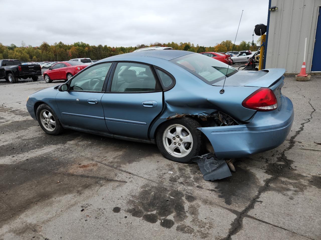 2005 Ford Taurus Se - Фото 2