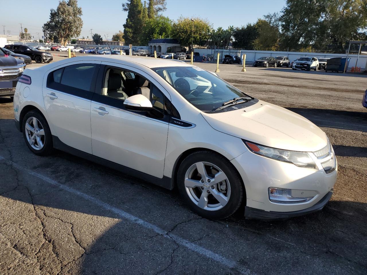 2013 Chevrolet Volt - Image 4