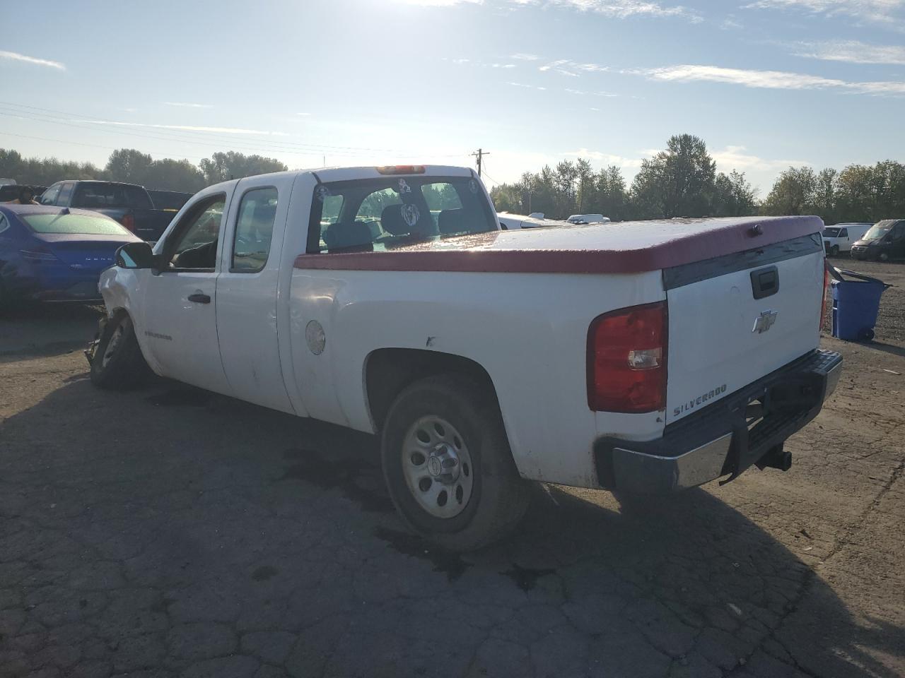 2007 Chevrolet Silverado C1500 - Image 2