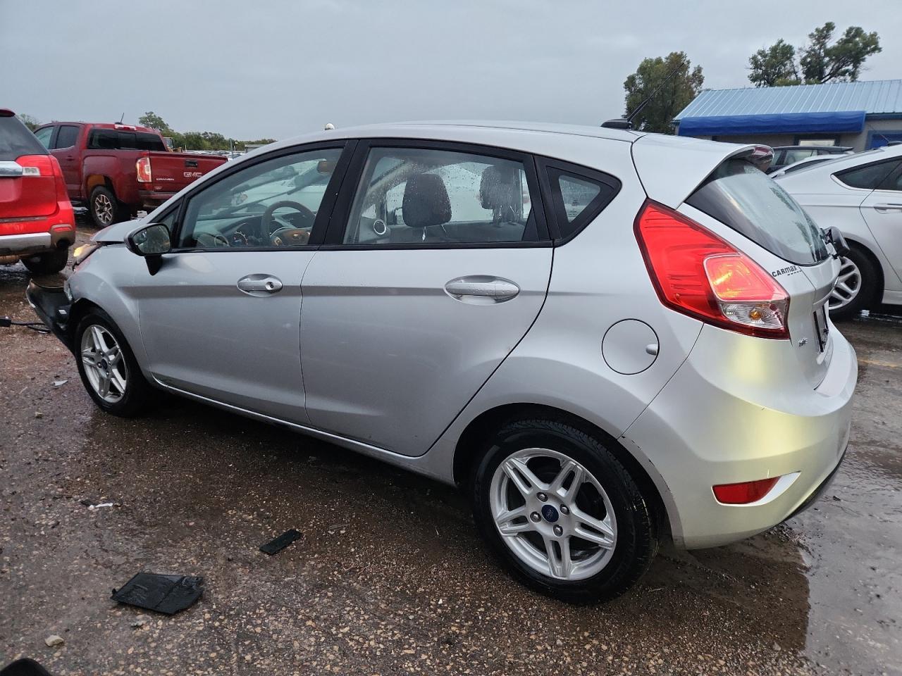 2017 Ford Fiesta Se - Фото 2