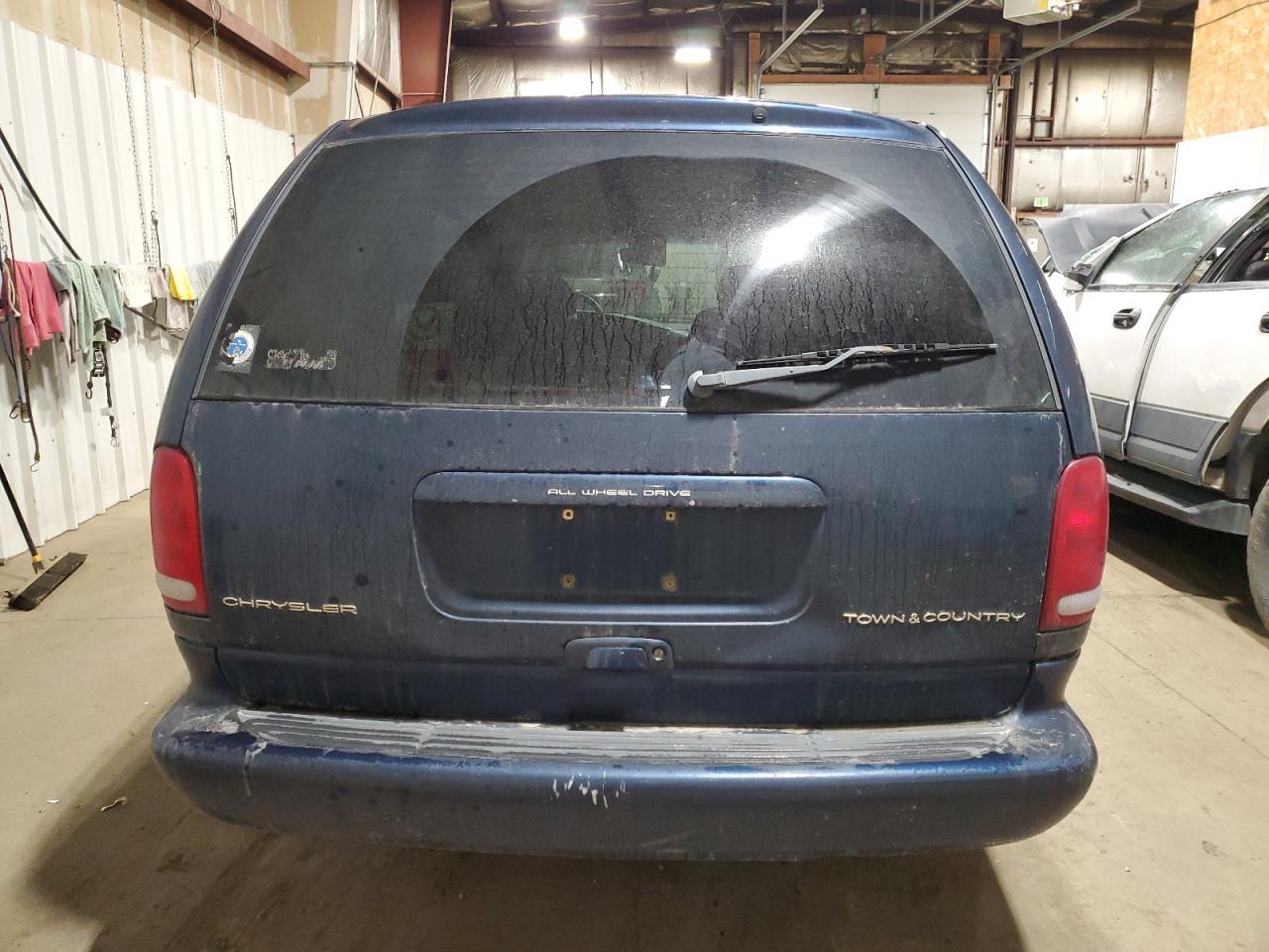 2000 Chrysler Town & Country Lxi - Image 6