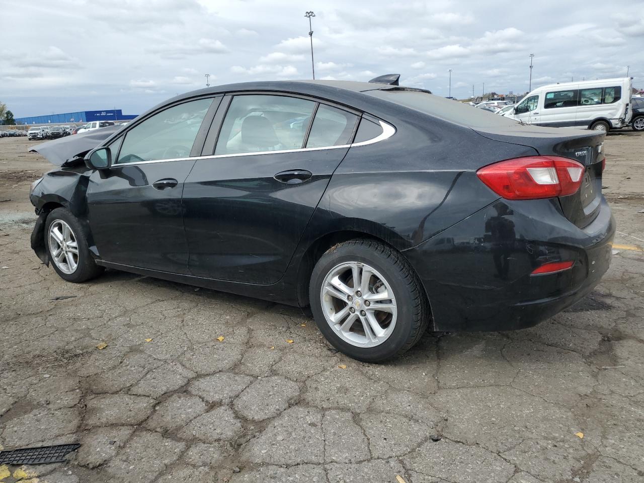 2016 Chevrolet Cruze Lt - Image 2