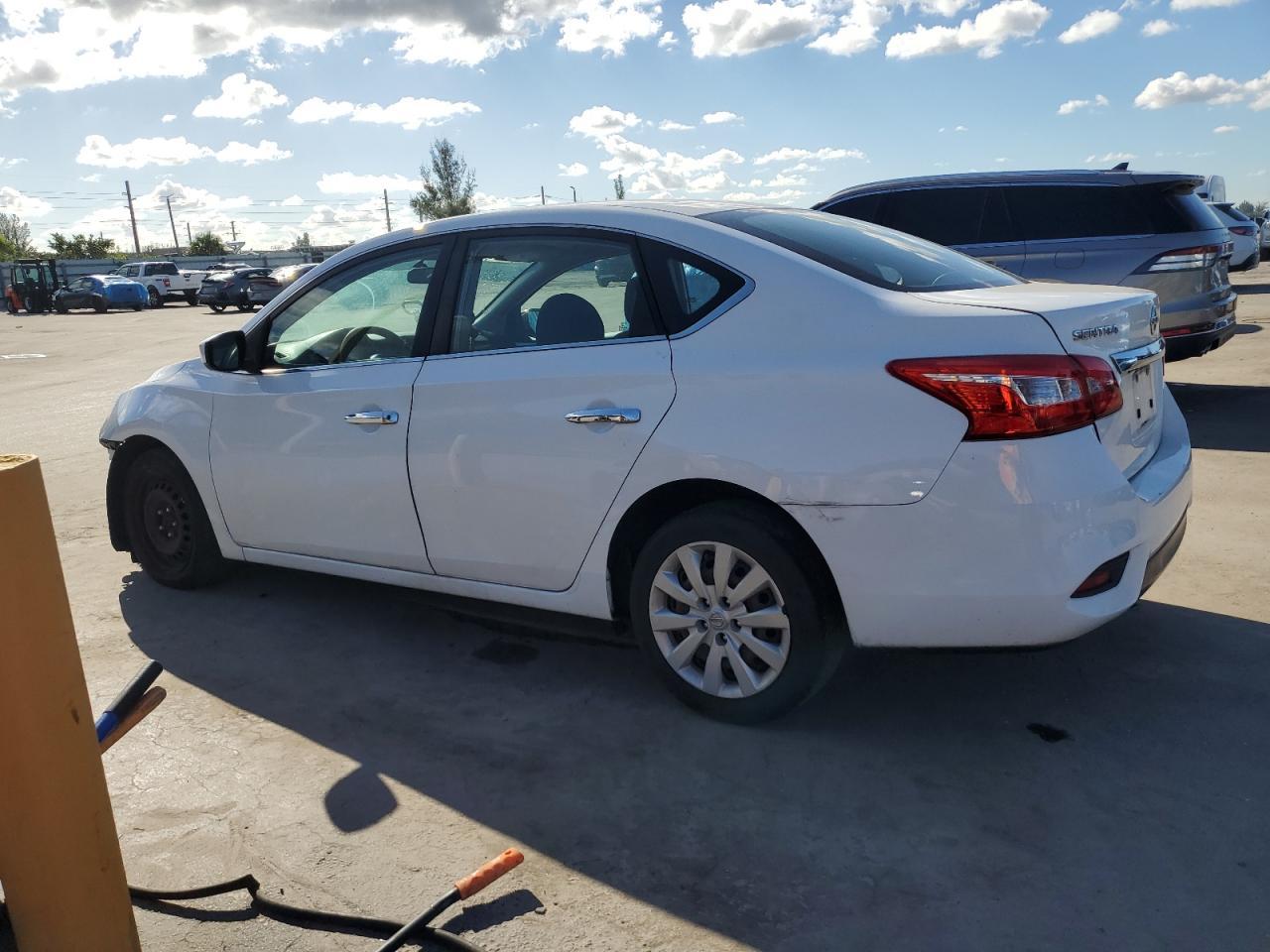 2019 Nissan Sentra S - Фото 2
