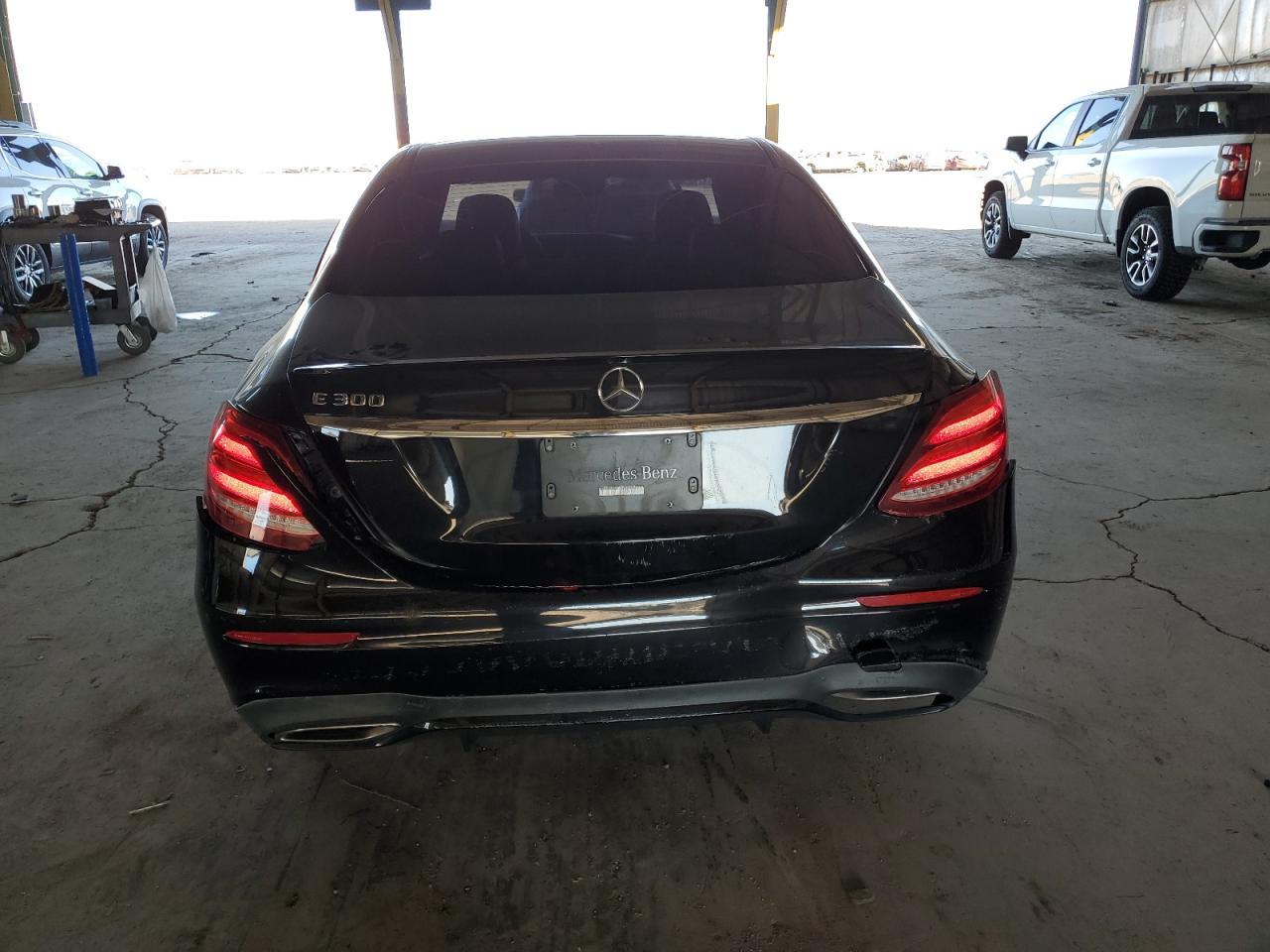 2019 Mercedes-Benz E 300 - Фото 6