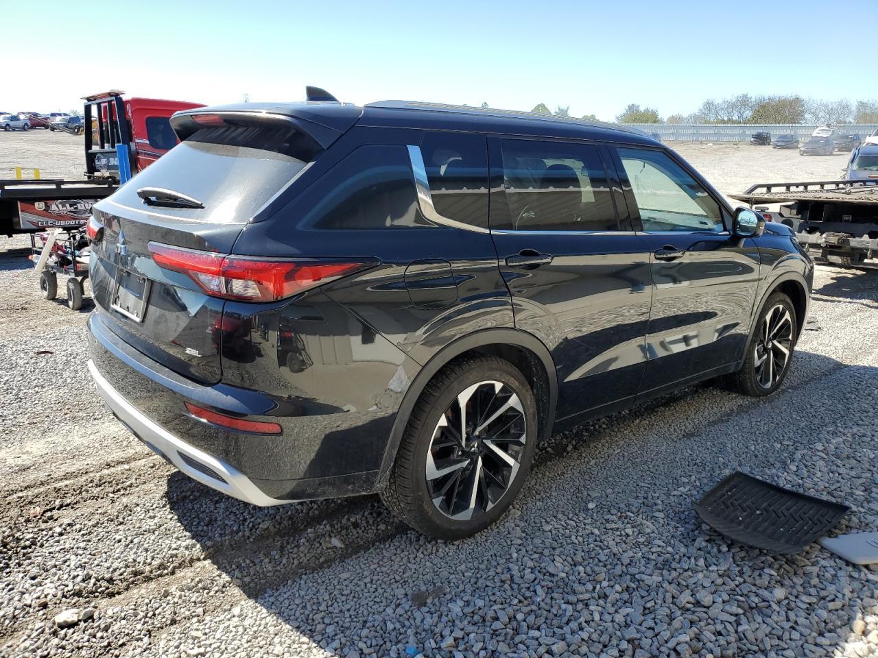 2024 Mitsubishi Outlander Sel - Фото 3