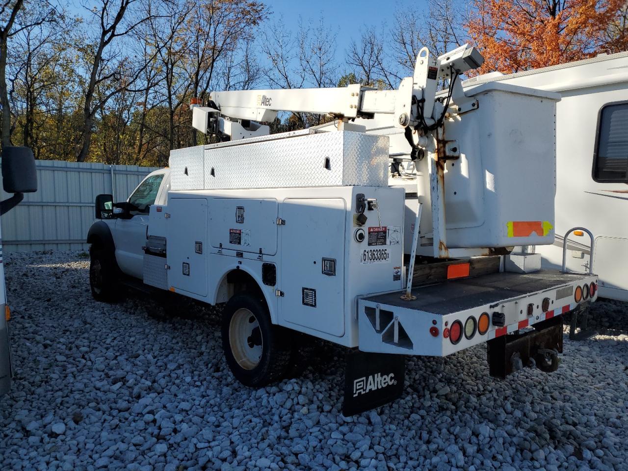 2015 Ford F450 Super Duty - Image 2