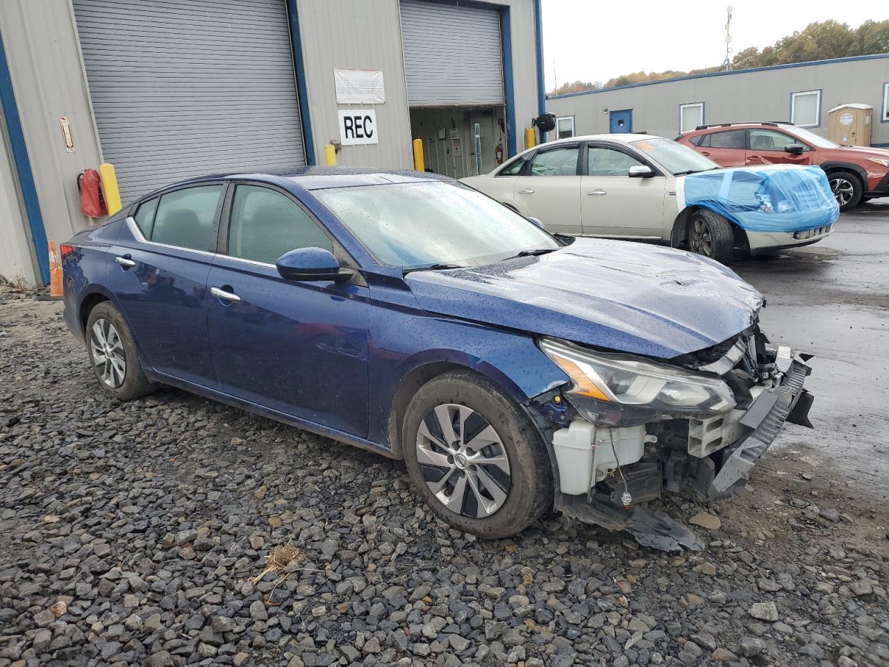 2019 Nissan Altima S - Фото 4