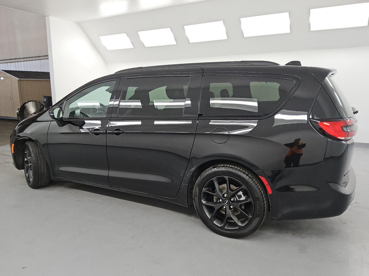 2025 Chrysler Pacifica Limited - Фото 2