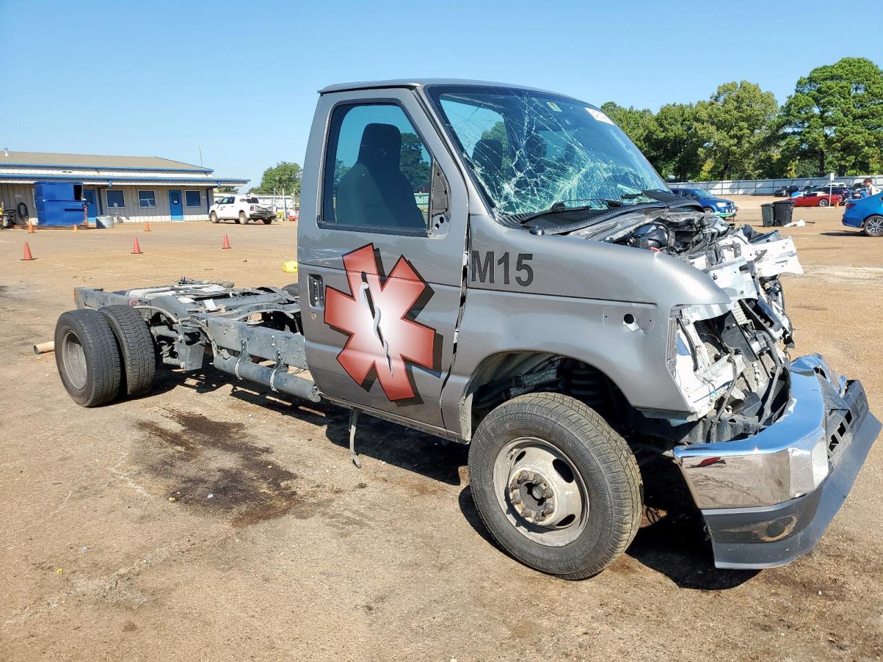 2024 Ford Econoline E450 Super Duty Cutaway Van - Фото 4
