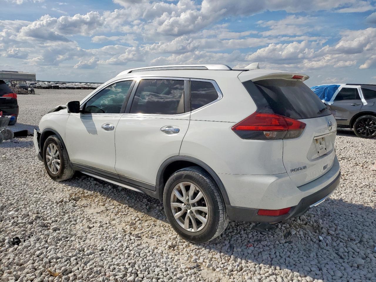 2017 Nissan Rogue S - Image 2