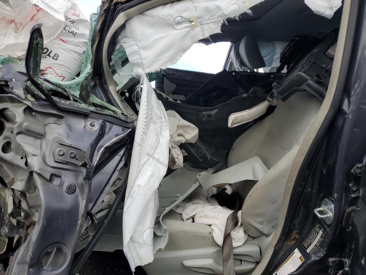 2013 Toyota Prius - Image 7