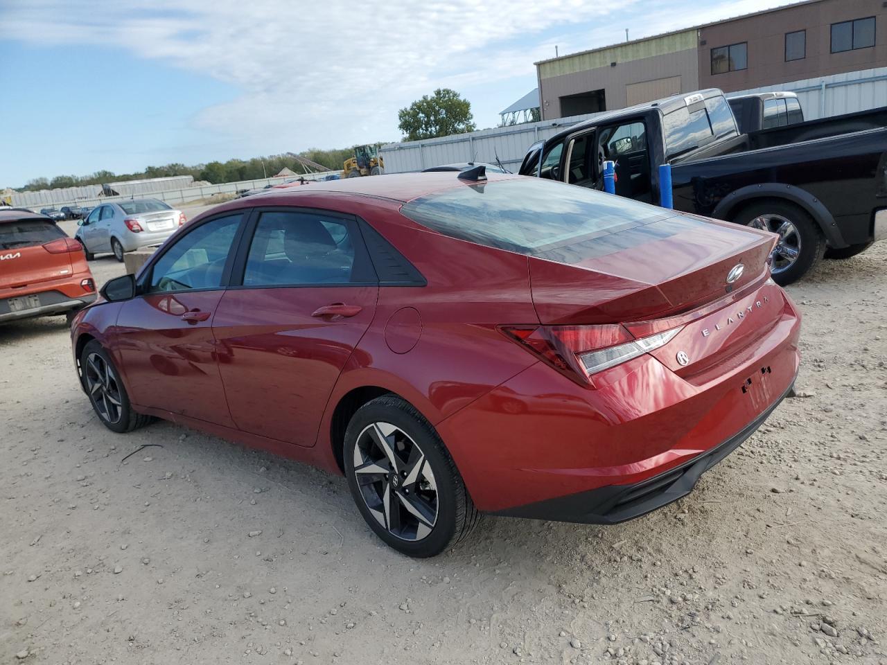 2023 Hyundai Elantra Sel - Фото 2