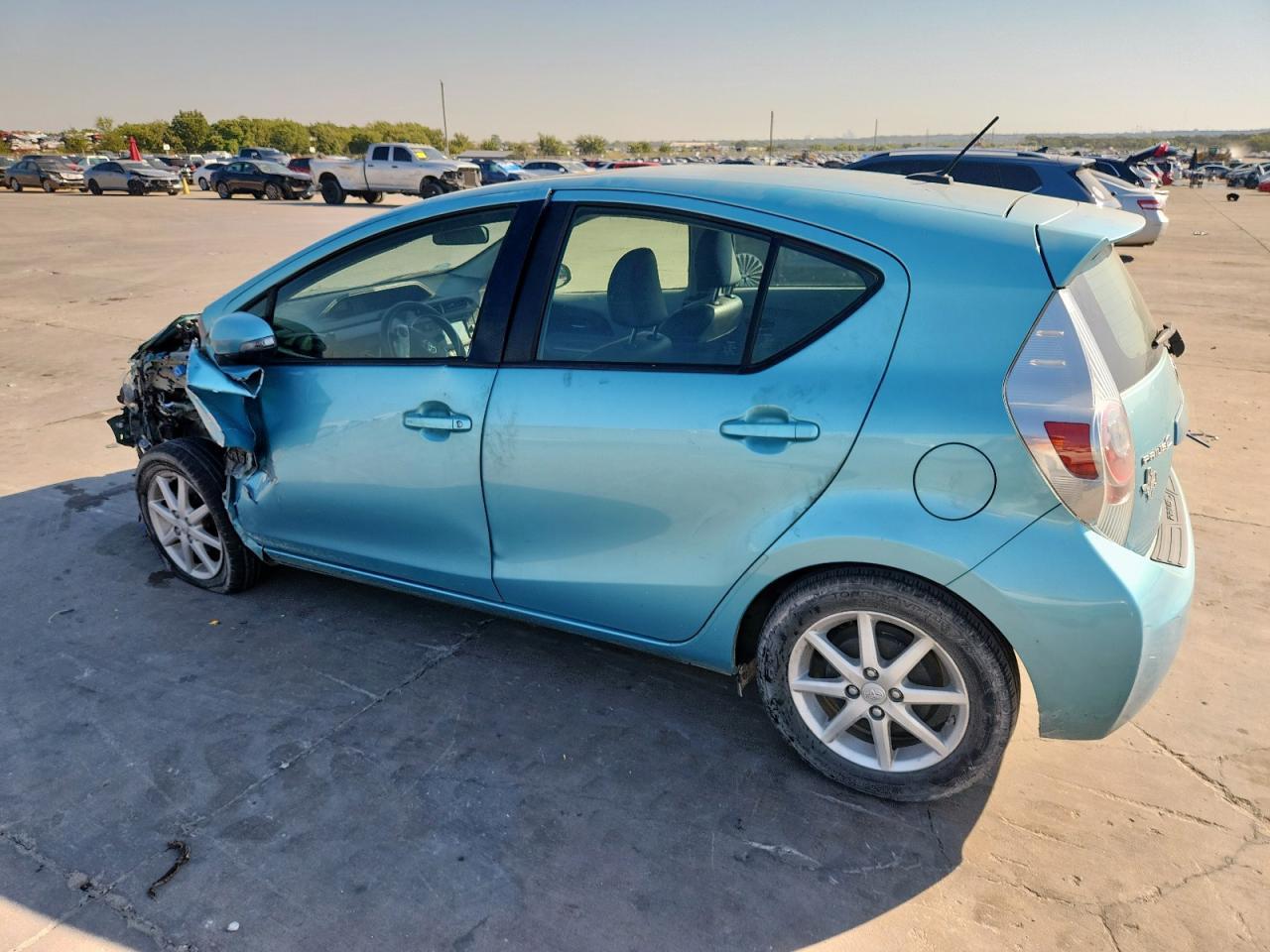 2012 Toyota Prius C - Фото 2