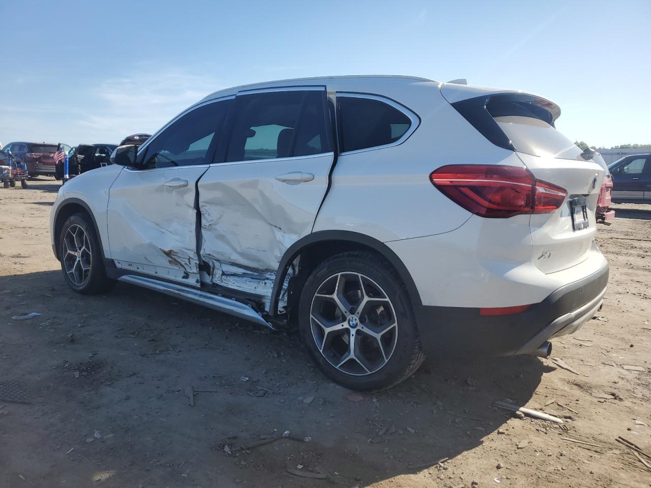 2019 BMW X1 Sdrive28I - Фото 2