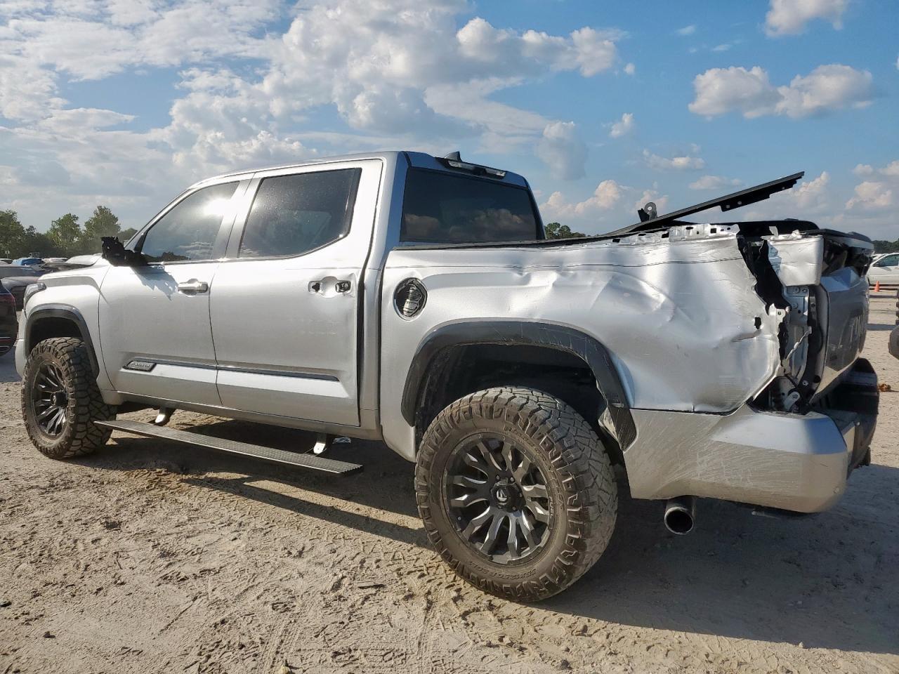 2024 Toyota Tundra Crewmax Platinum - Фото 2