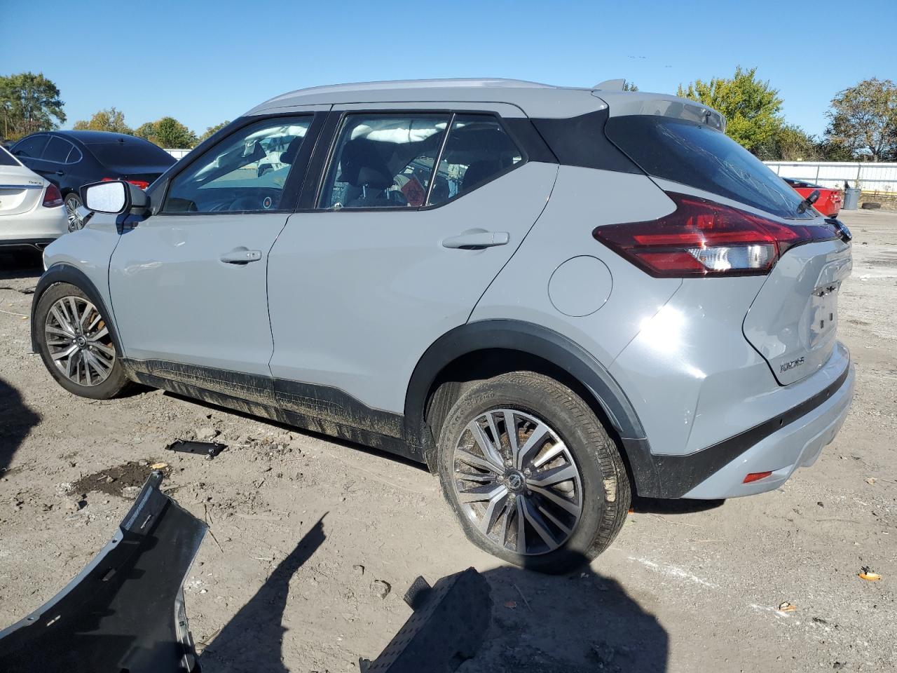 2021 Nissan Kicks Sv - Image 2