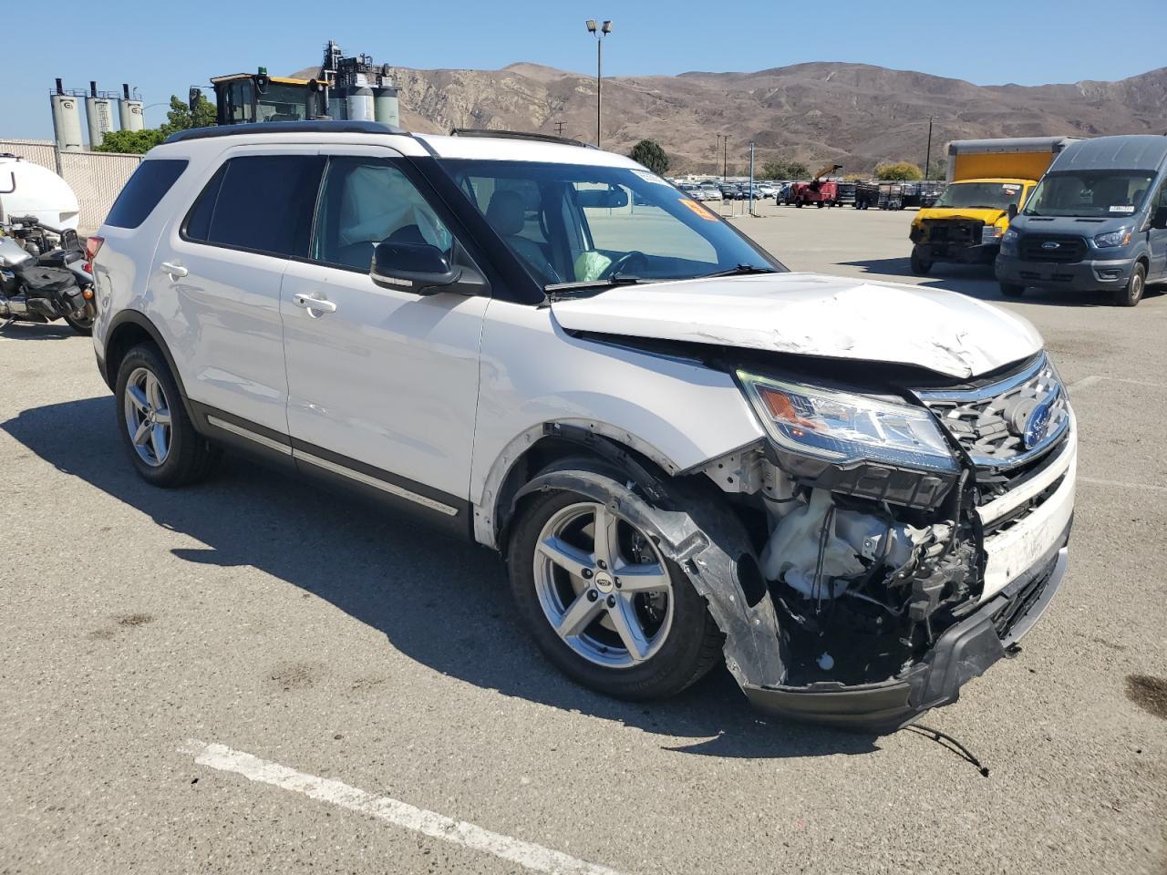 2018 Ford Explorer Xlt - Фото 4