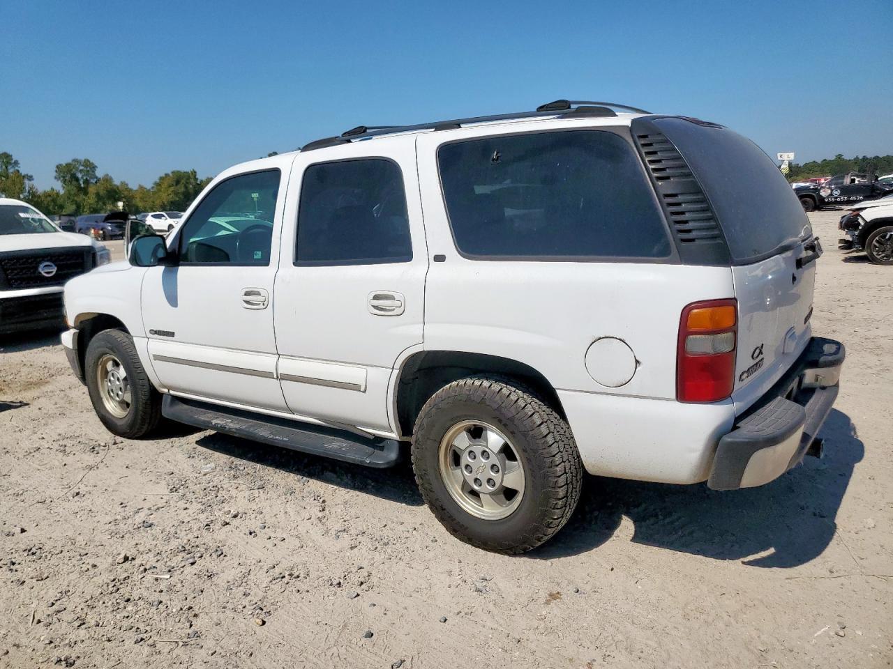 2001 Chevrolet Tahoe C1500 - Фото 2