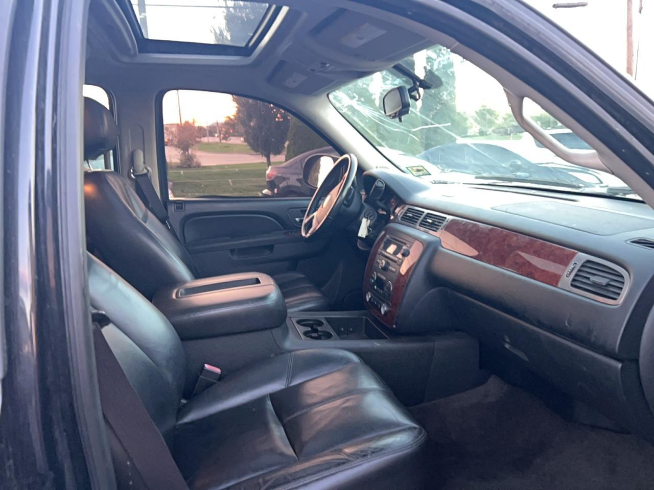 2012 Chevrolet Suburban K1500 Lt - Image 5