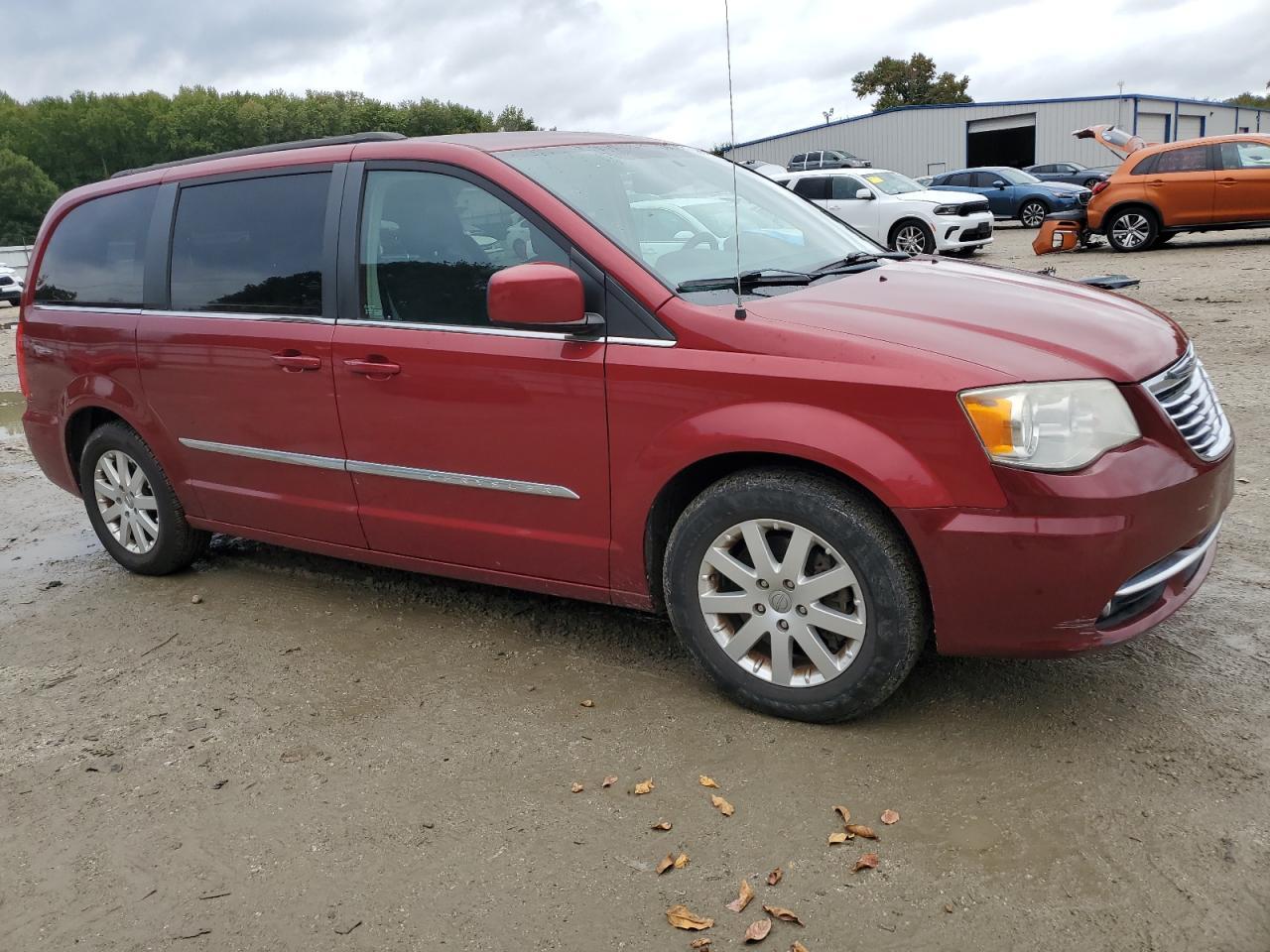 2014 Chrysler Town & Country Touring - Фото 4