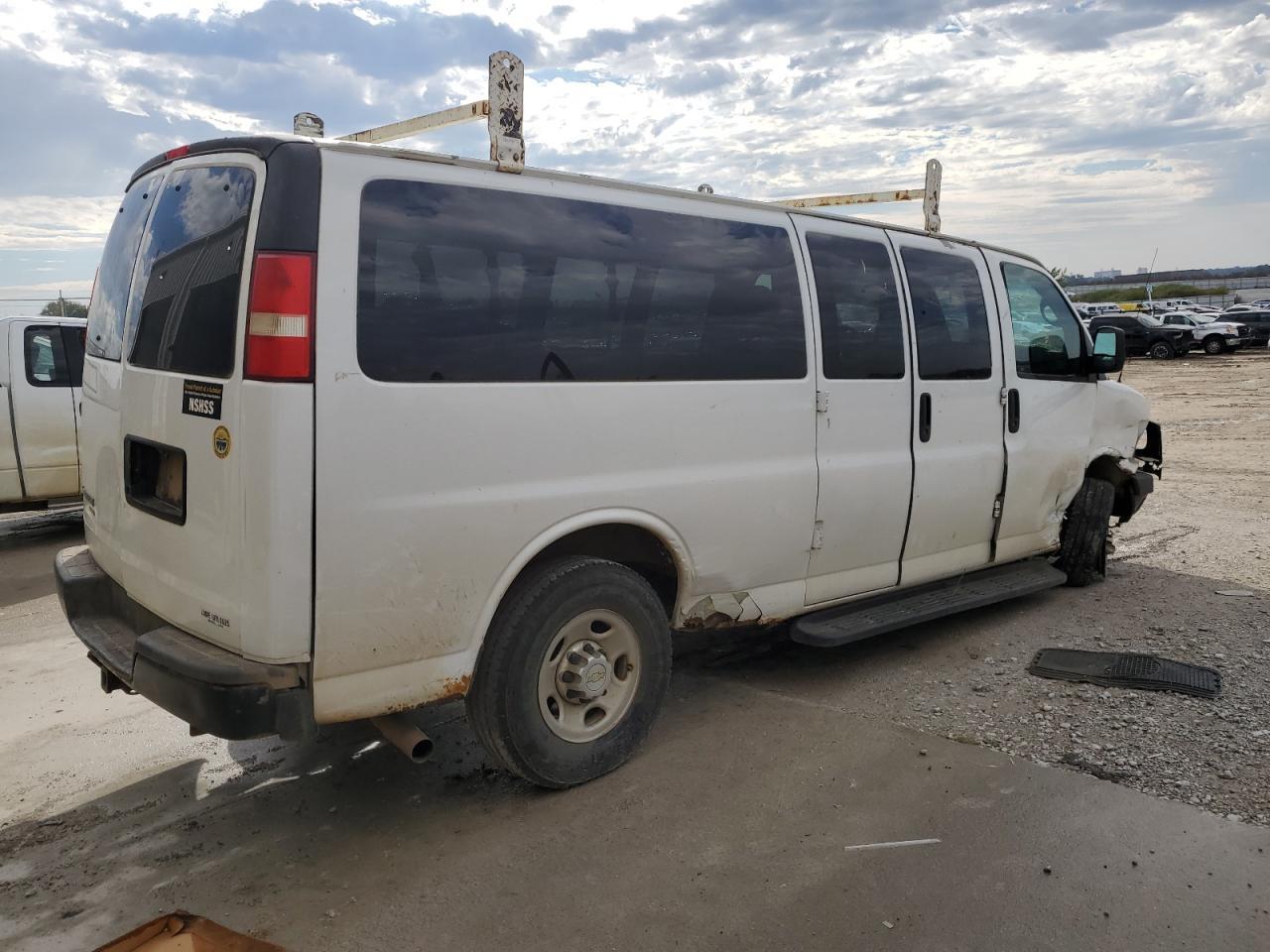 2012 Chevrolet Express G3500 Ls - Image 3