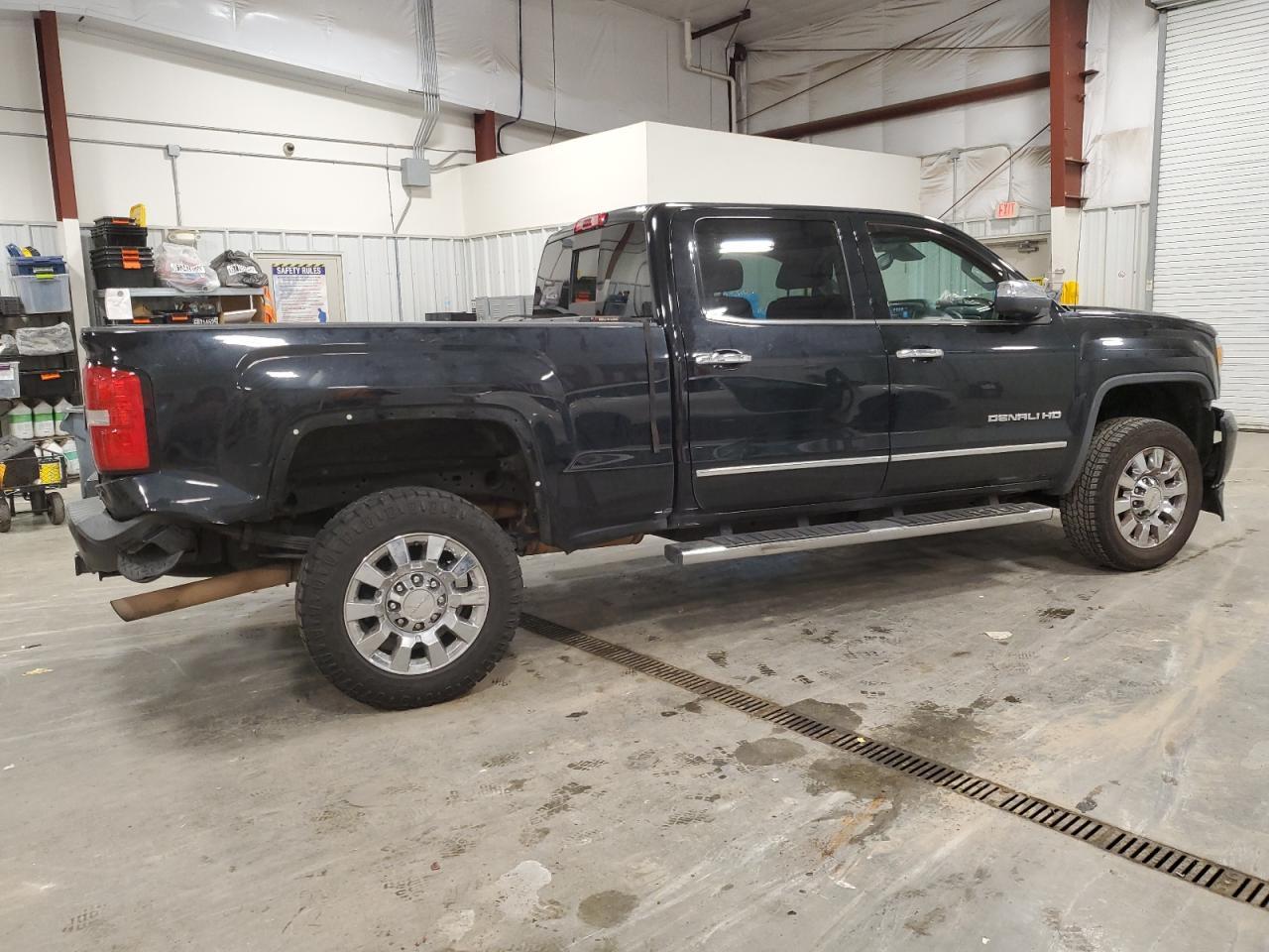 2018 GMC Sierra K2500 Denali - Image 3