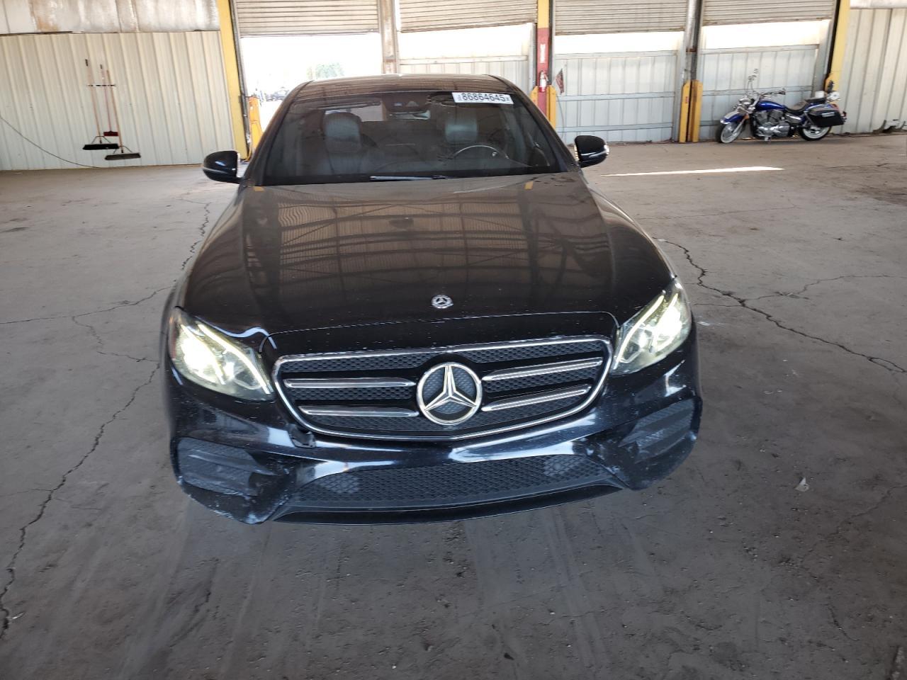 2019 Mercedes-Benz E 300 - Фото 5