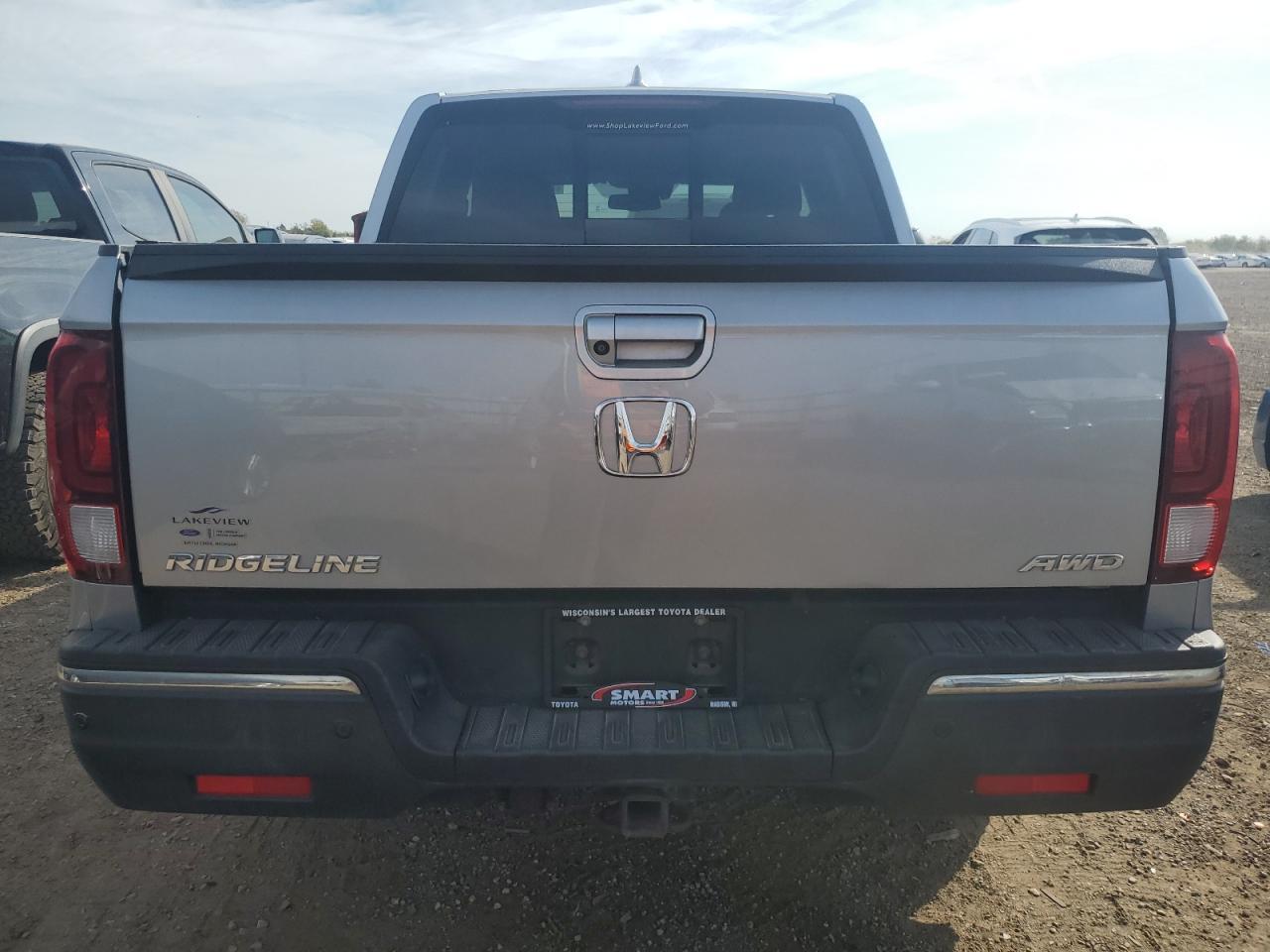 2017 Honda Ridgeline Rtl - Image 6
