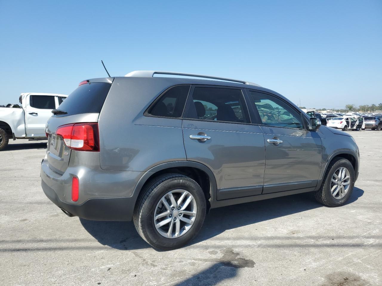 2014 Kia Sorento Lx - Image 3