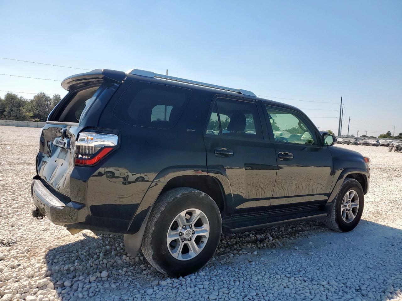 2018 Toyota 4Runner Sr5 - Image 3