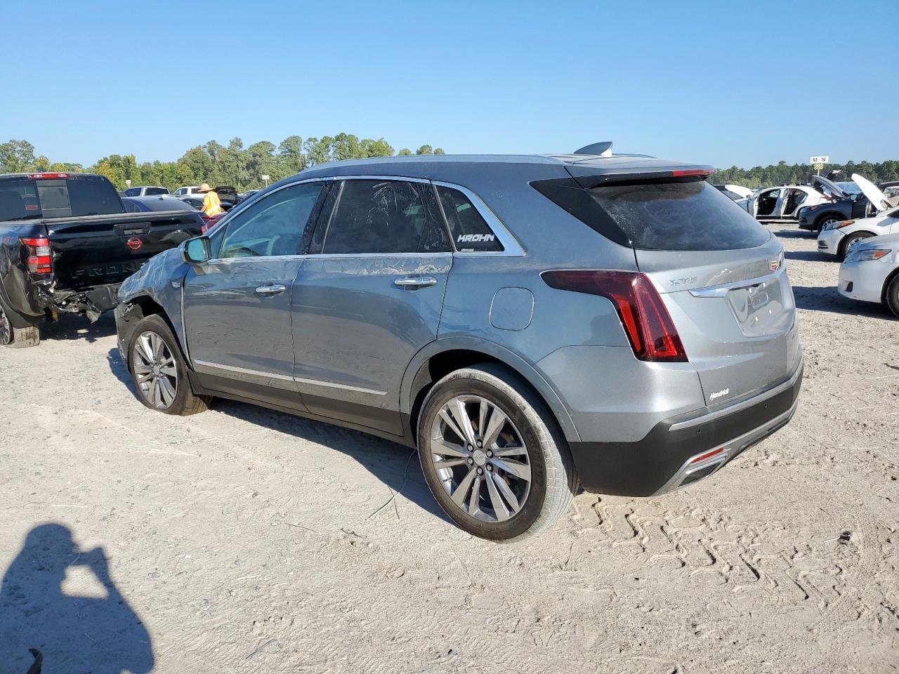 2024 Cadillac Xt5 Premium Luxury - Image 2