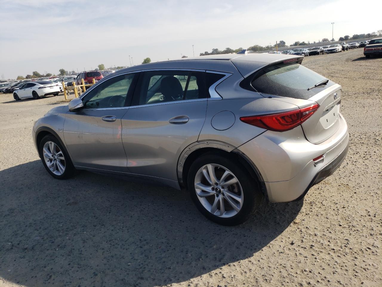 2018 Infiniti Qx30 Base - Image 2