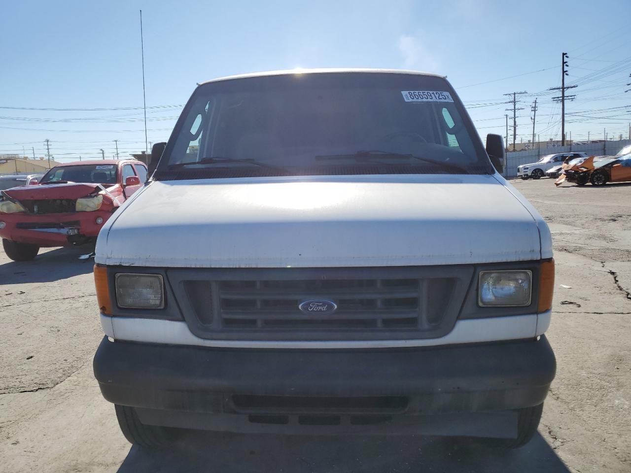 2004 Ford Econoline E350 Super Duty Van - Фото 5