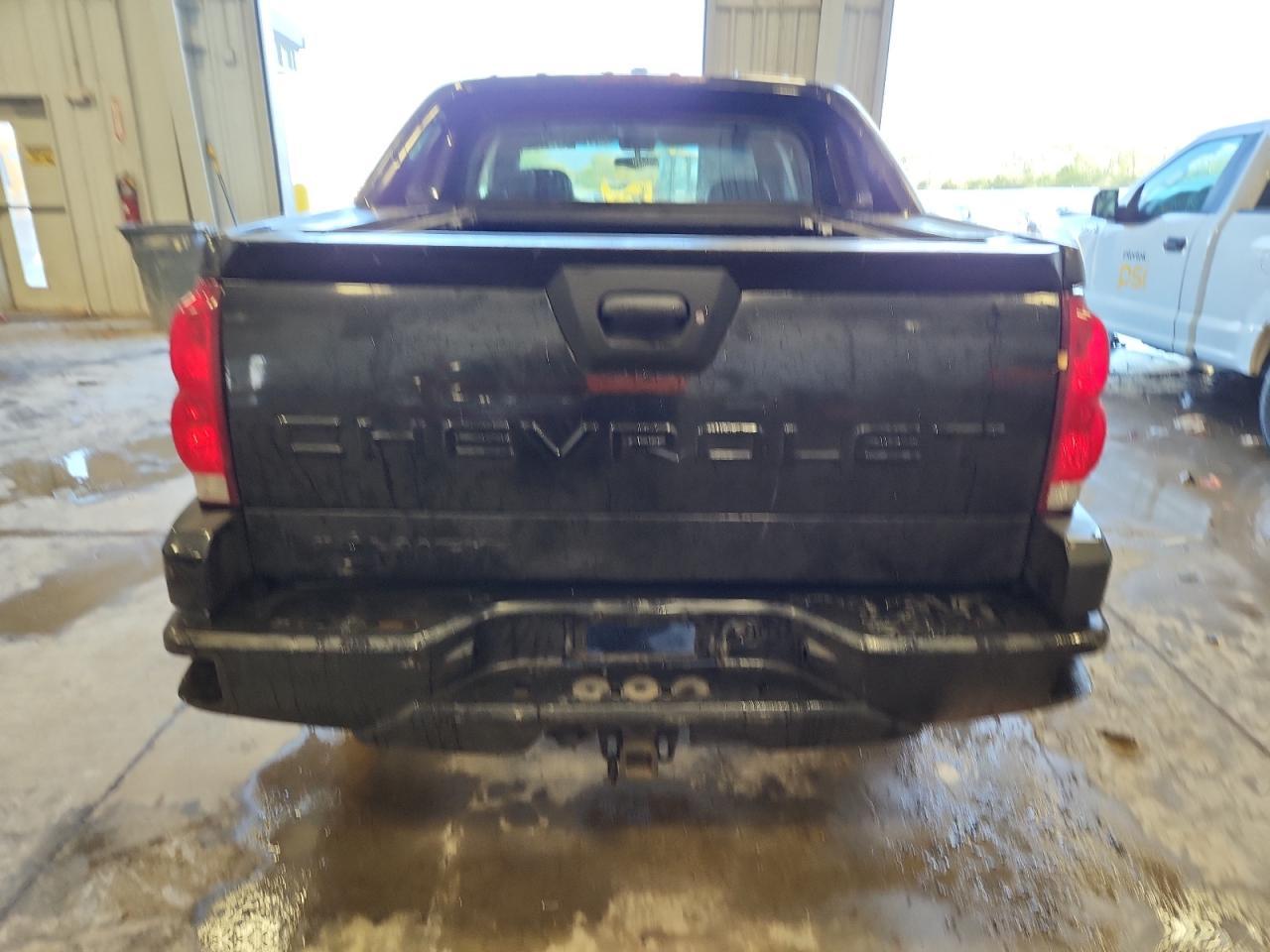2002 Chevrolet Avalanche K1500 - Image 6