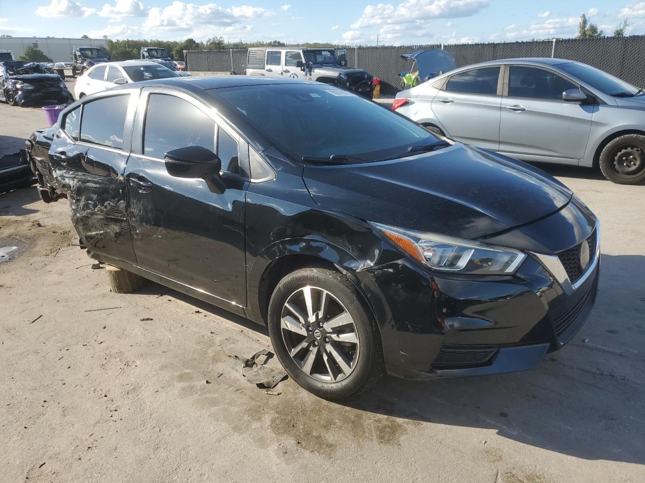 2021 Nissan Versa Sv - Фото 4