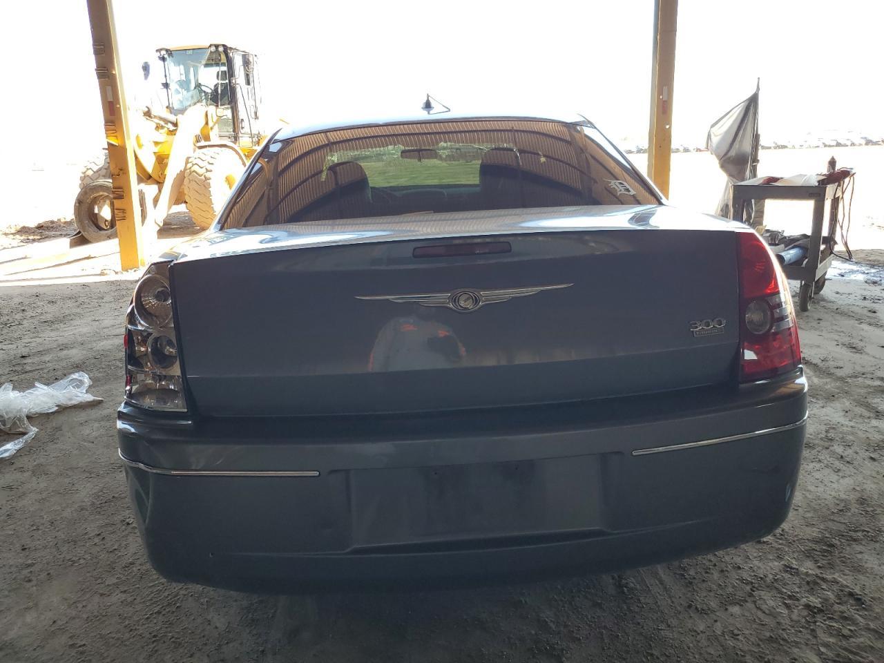 2008 Chrysler 300 Touring - Image 6