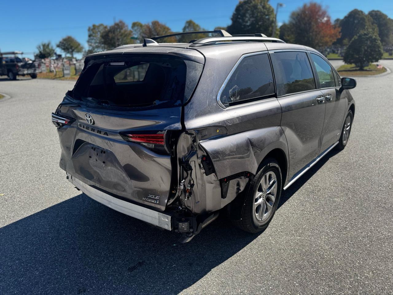 2021 Toyota Sienna Xle - Фото 4