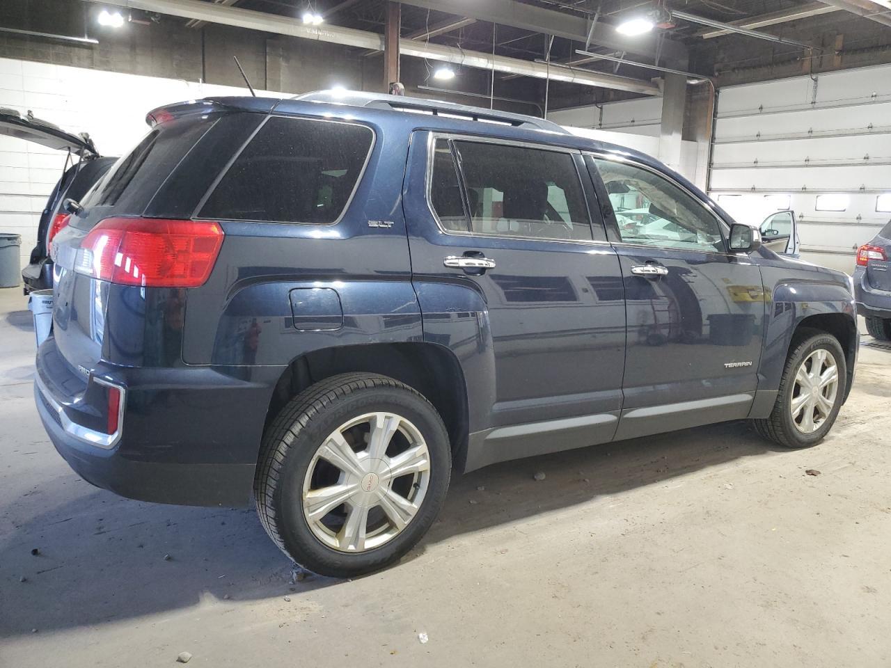 2017 GMC Terrain Slt - Image 3