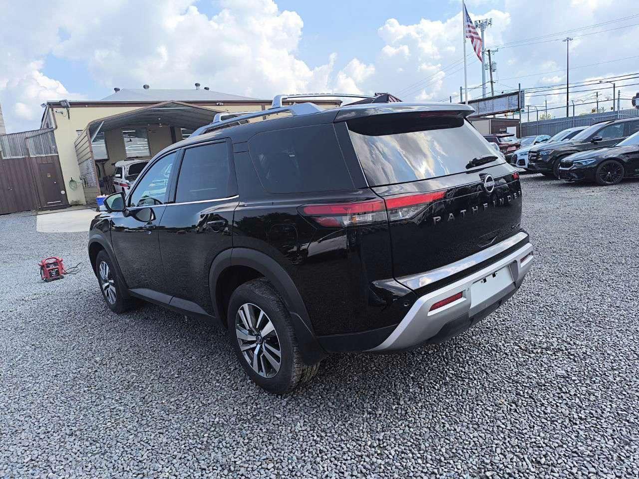 2024 Nissan Pathfinder Sl - Фото 2