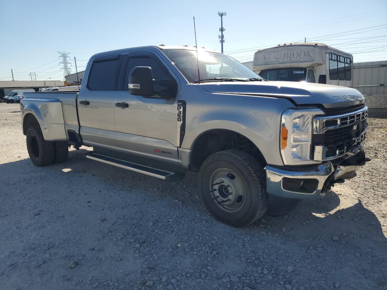 2023 Ford F350 Super Duty - Фото 4