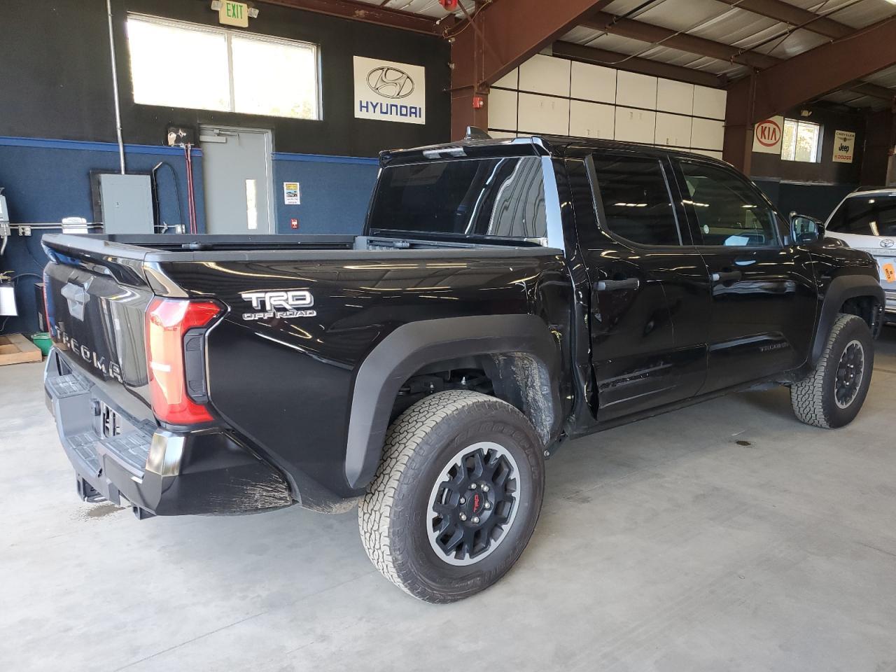 2025 Toyota Tacoma Double Cab - Image 3