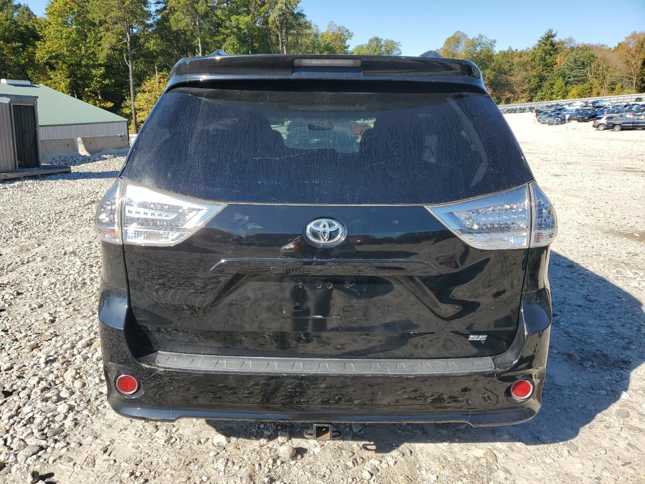 2017 Toyota Sienna Se - Фото 6