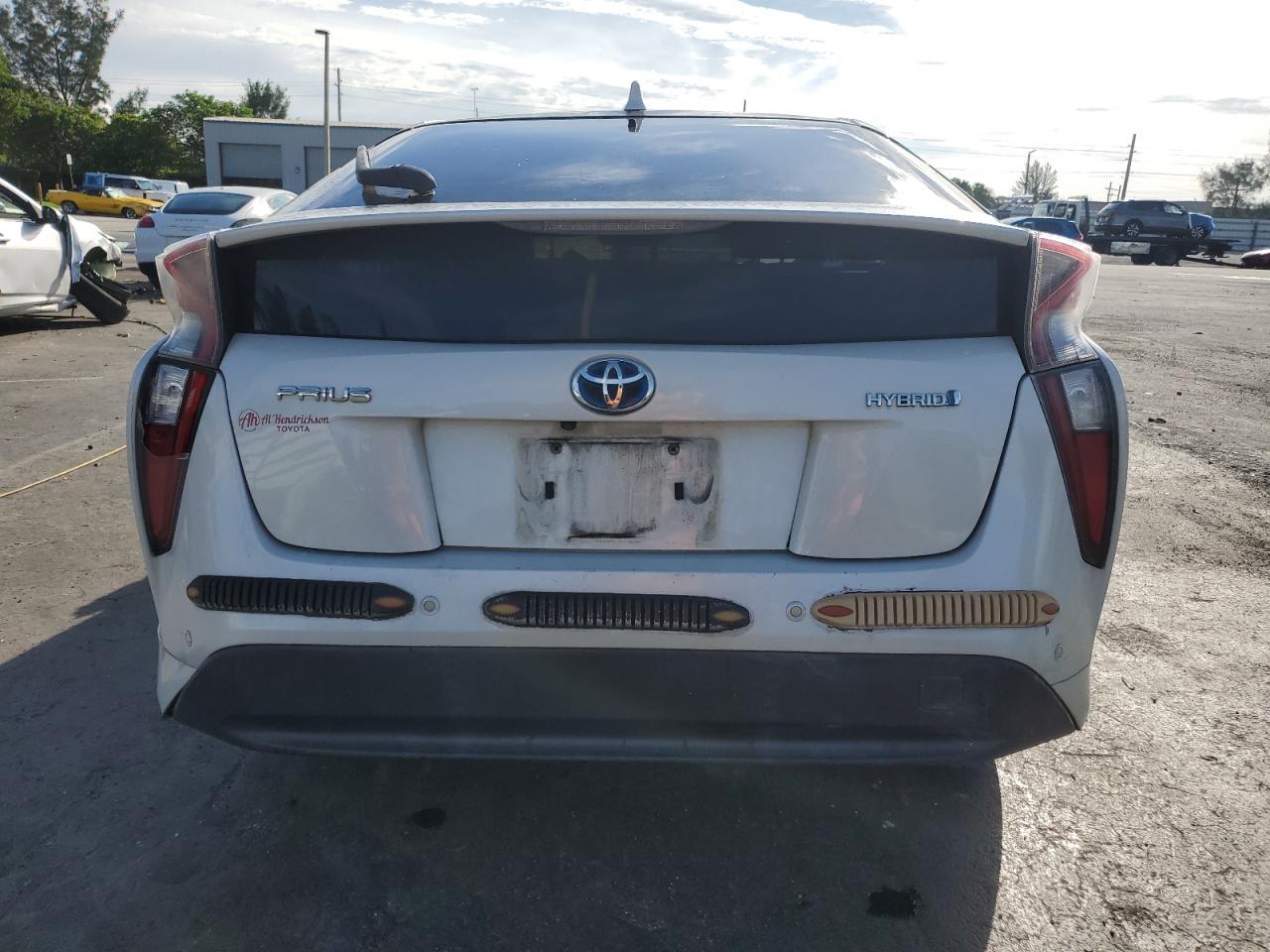 2016 Toyota Prius - Фото 6