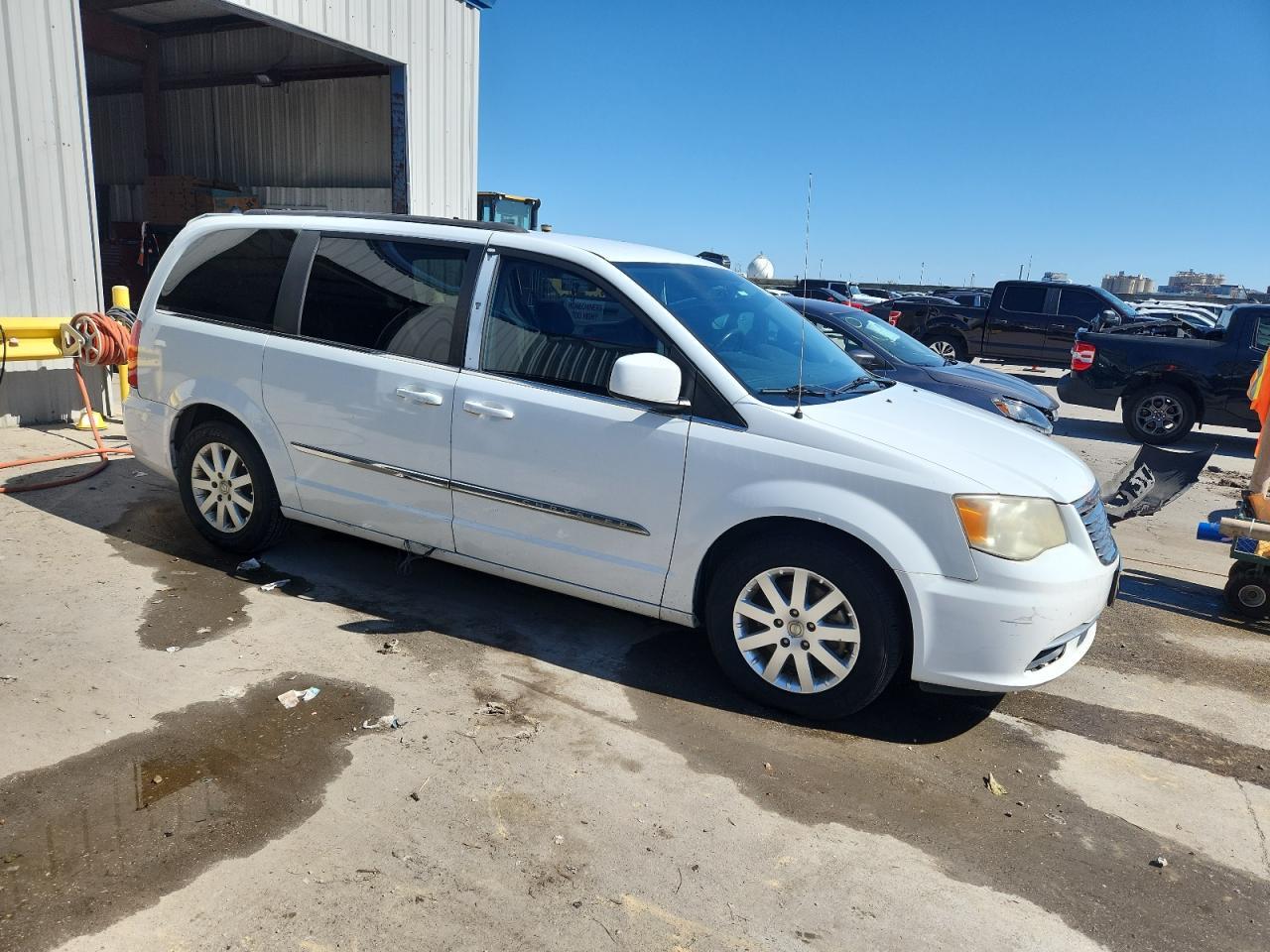 2014 Chrysler Town & Country Touring - Фото 4
