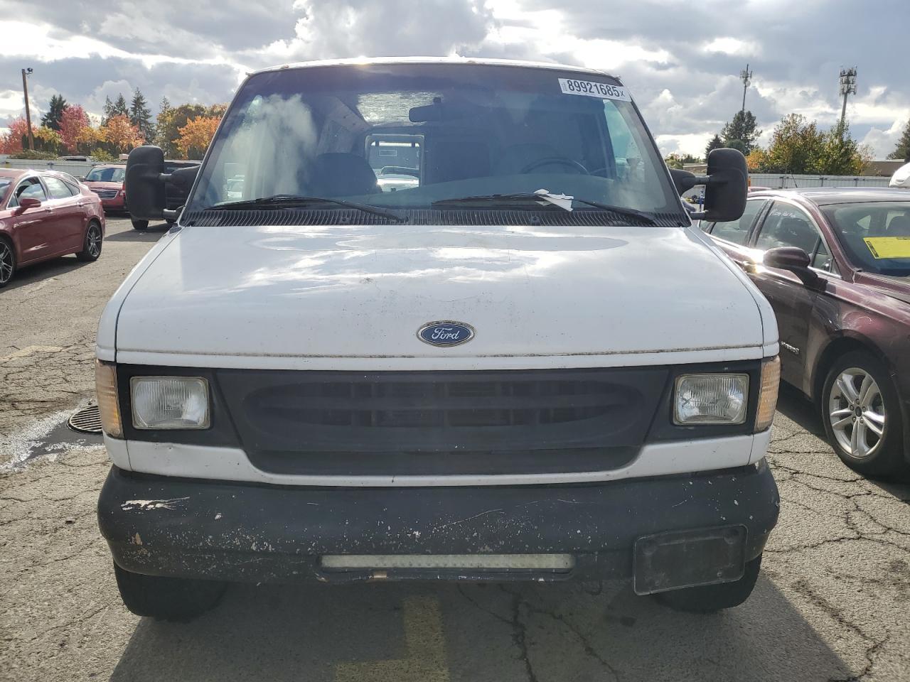 2000 Ford Econoline E250 Van - Фото 5