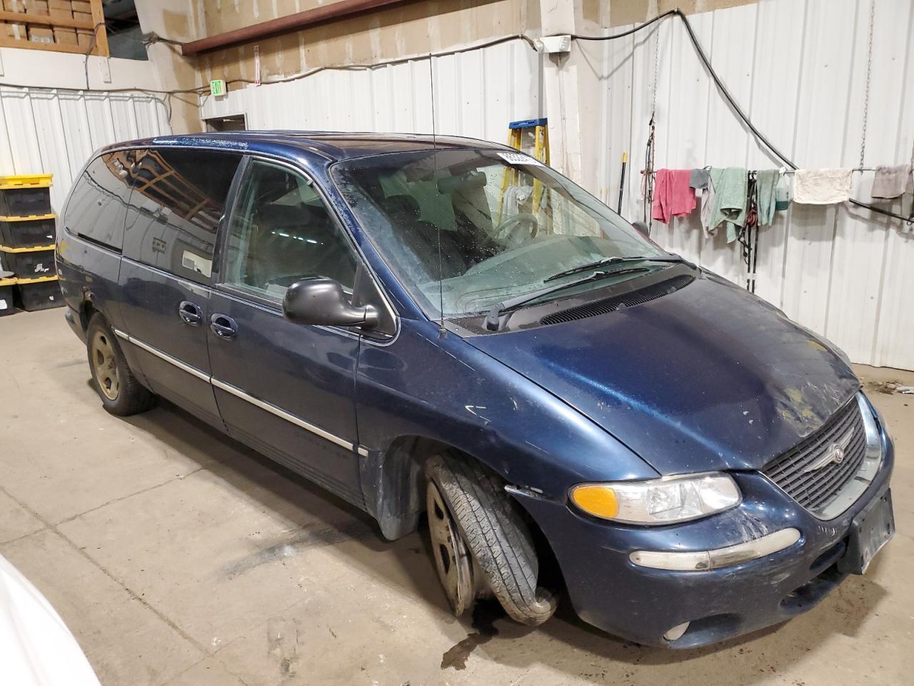 2000 Chrysler Town & Country Lxi - Image 4